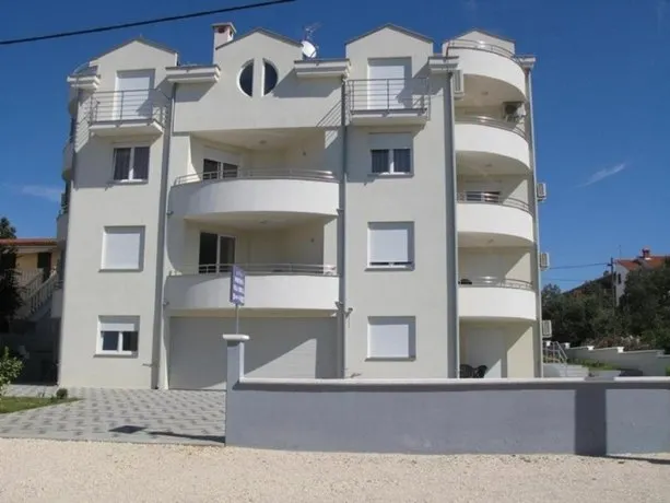 Apartments Mirela - Image 1
