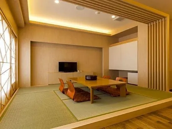 Shinmaiko Garden Hotel - Image 1