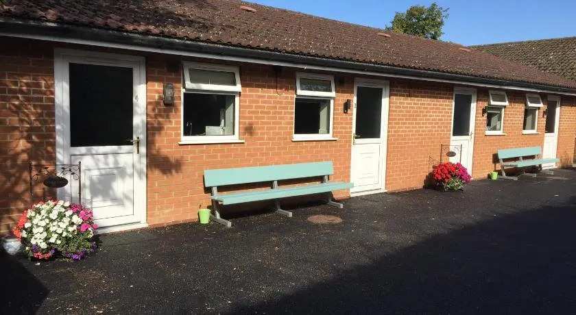 Linden Tree Holiday Apartments - Image 1