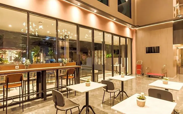 Simple Hotel Jakarta Wahid Hasyim - Image 1