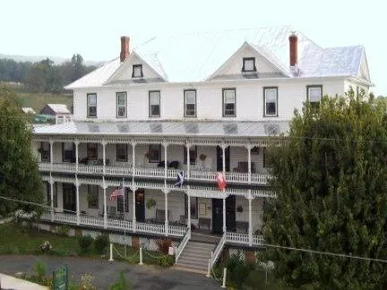 Highland Inn - Image 1