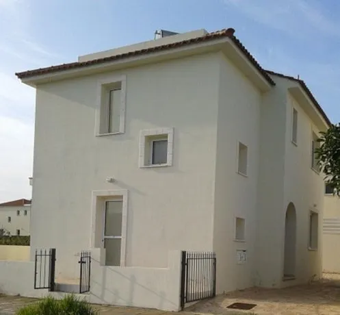 Villa 27 Pernera - Image 1