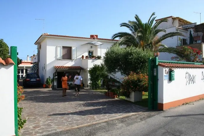 Acquamarina Bed & Breakfast - Image 1