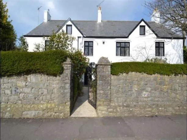Newcastle Cottage - Image 1