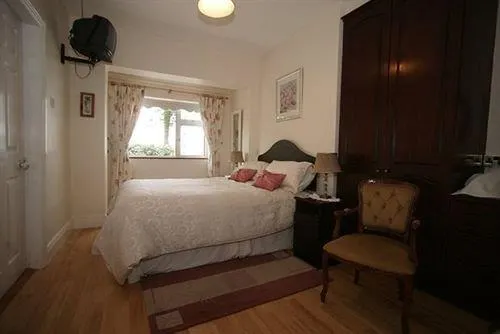 Oldtown Farmhouse - Image 1