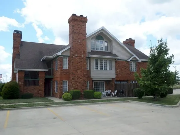 Effingham Extended Stay - Image 1