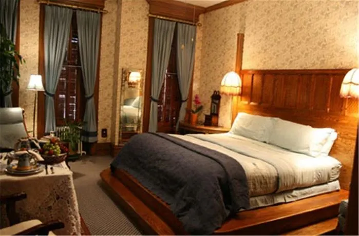 Inn New York City - Image 1