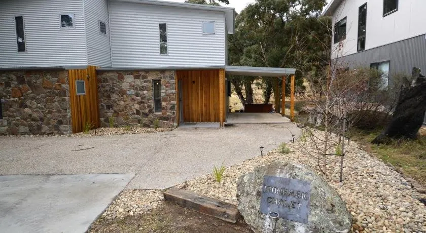 Iron Bark Chalet - Image 1