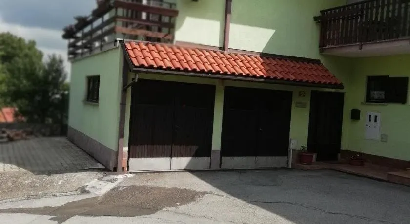 Apartmaji Karbic - Image 1