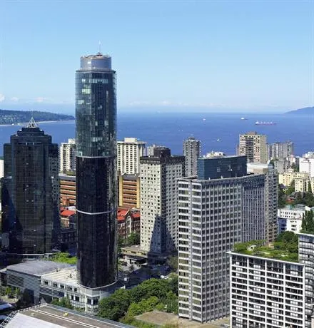 SHERATON WALL CENTRE HOTEL - Image 1