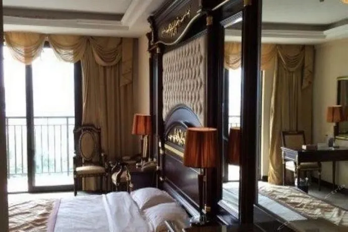 Sovereign Hotel - Image 1