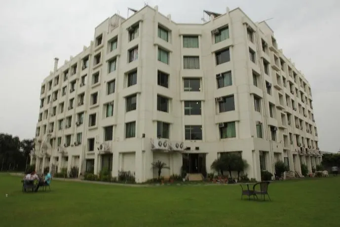 Hotel Shreshtha - Image 1