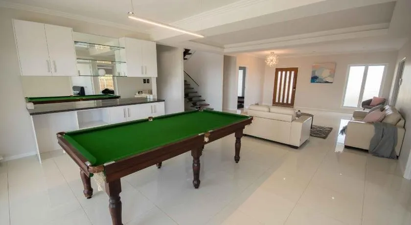 Modern Luxury Ocean Views - Image 1