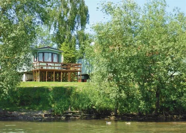 Weir Caravan Park - Image 1