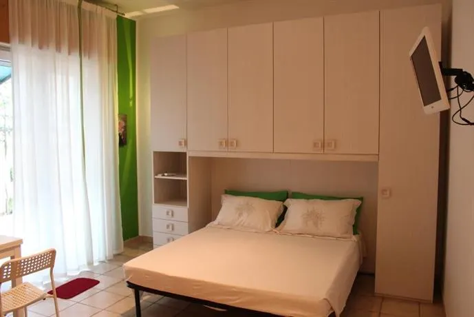 MONOLOCALE SUL MARE - Image 1