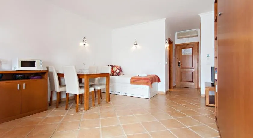 Sunflower Apartment Tavira - Image 1