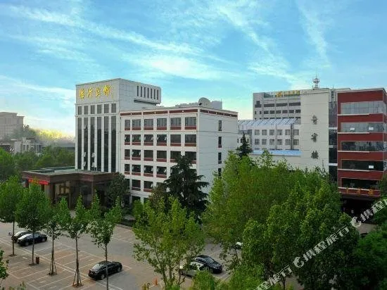 Linyi Hotel (Yimeng Road Branch) - Image 1