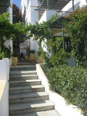 Niovi Apartments - Image 1