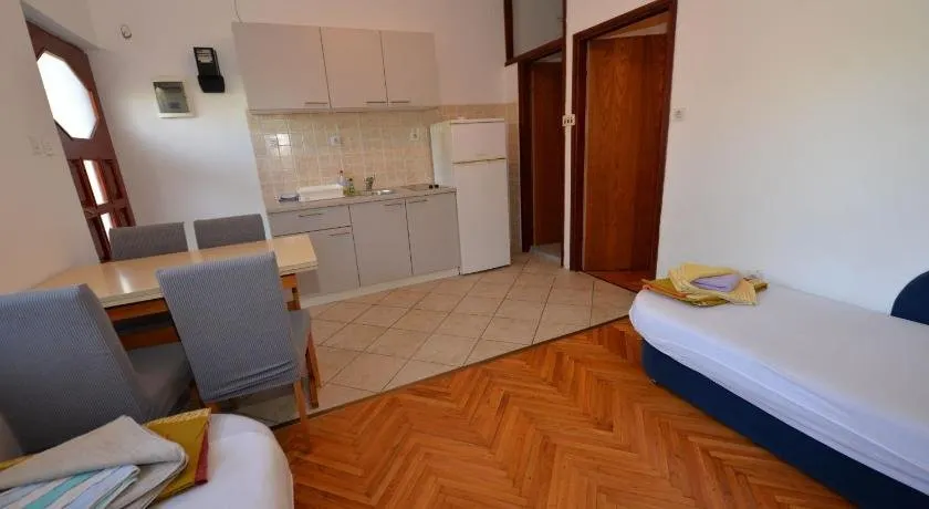 Apartments Lana - Image 1
