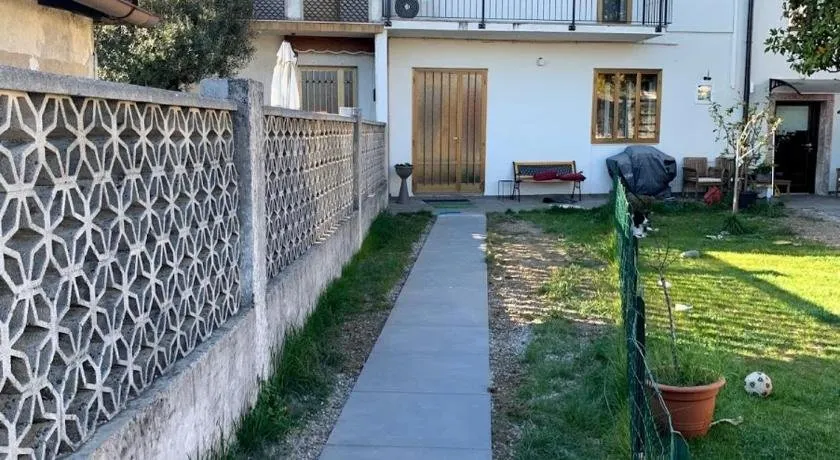 Casetta con giardino in borgo storico - Image 1