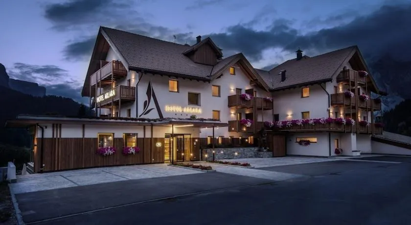 Hotel Arlara - Image 1