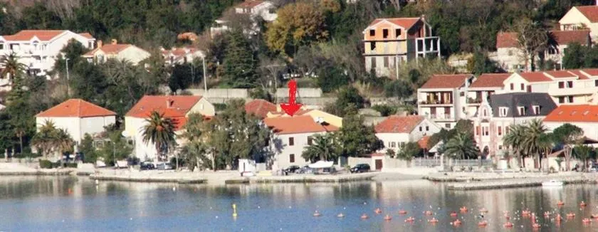 Waterfront Apartments - Image 1