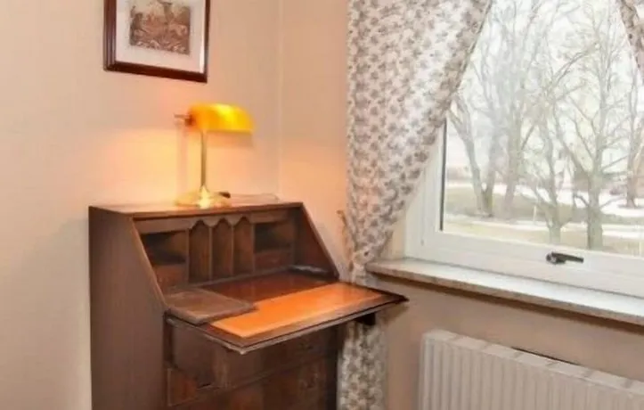 Abrins Hotel - Image 1