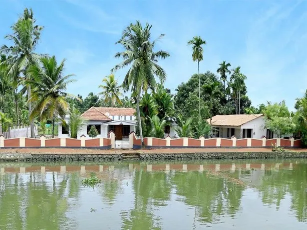 Abella Lakeview Homestay - Image 1