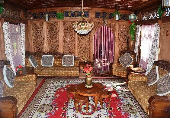 Shangloo Group of house boats - Image 1