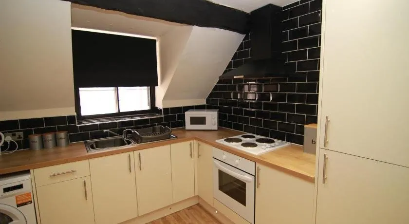 Bridge St Apartments - Image 1