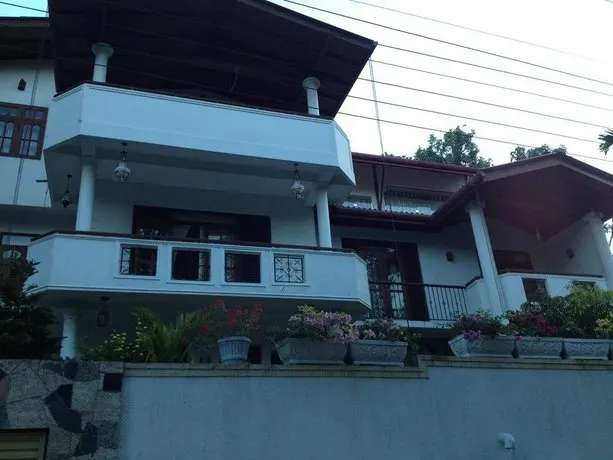 Villa Royce - Image 1
