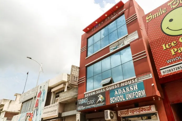 Hotel Seven Seas by OYO Rooms - Image 1