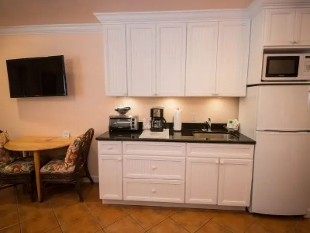 Tropic Isle Beach Resort Bradenton Beach - Image 1