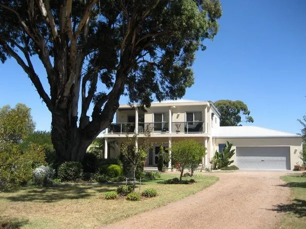 HIGHVIEW - Image 1