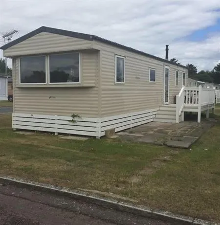 Seabreeze & Lymington Holiday Homes - Image 1