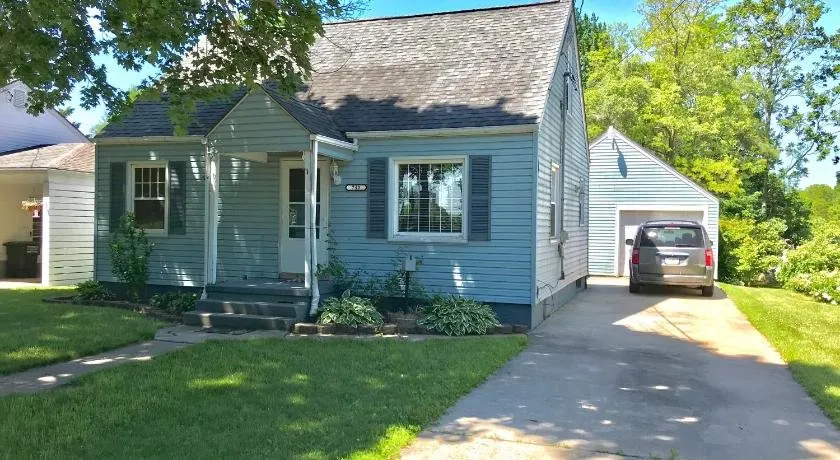 Cozy 3 Bedroom House - Image 1