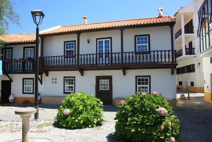 The Beach House Marinha Grande - Image 1