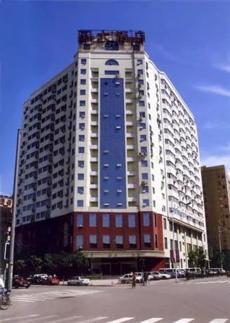 Liaoning Guoda Hotel - Image 1