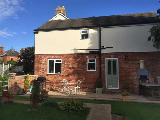 Leadenham Cottage - Image 1