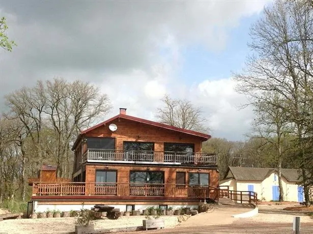 Le Domaine Des Étangs de Vaux - Image 1