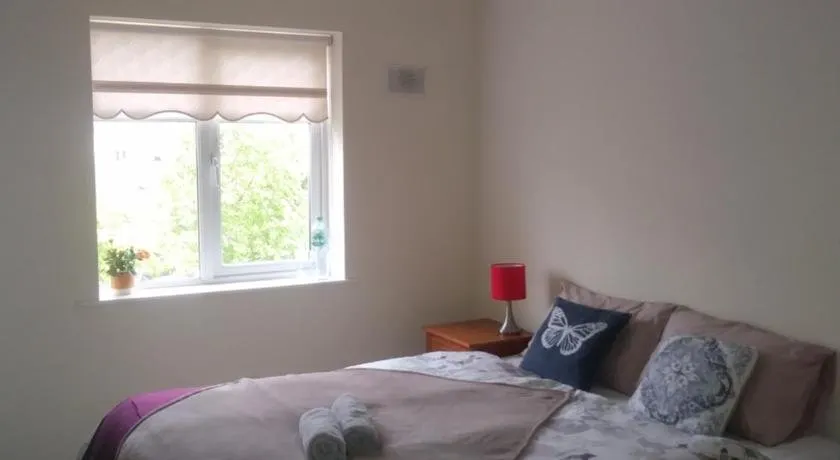 Happy guest - Image 1