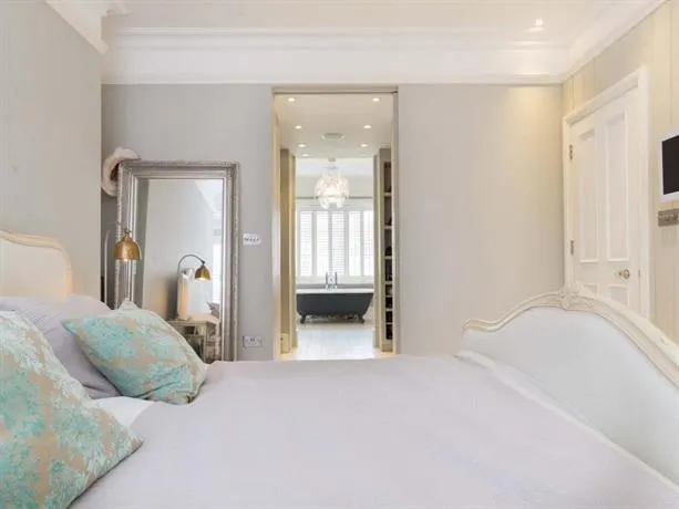 Veeve Beautifully Designed 5 Bed 4 Bath House Chiswick - Image 1