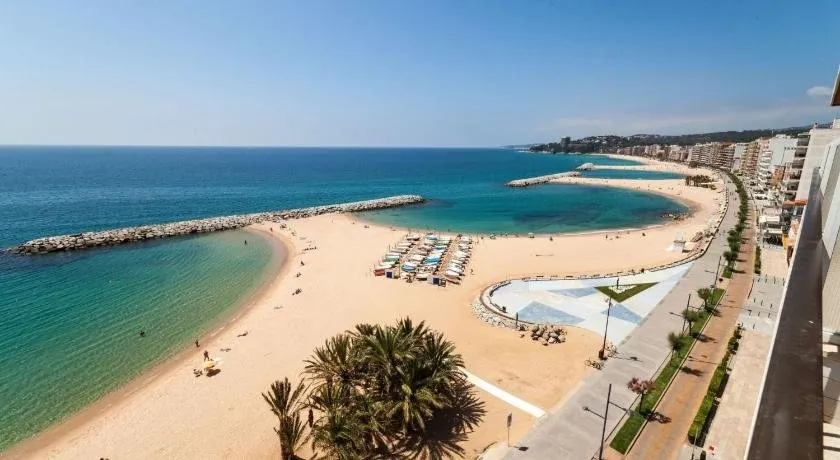 Family-friendly wonderful apartment | Beach view | Next to the beach | Pet-friendly - Image 1