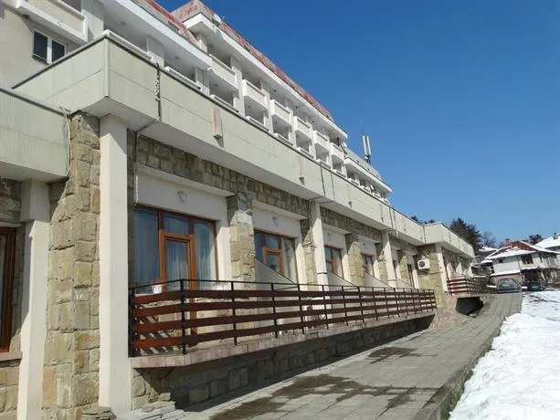 Hotel Plavis - Image 1