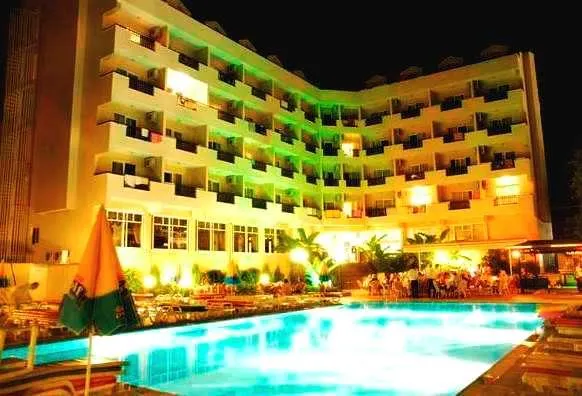 Prestige Garden Hotel - Image 1