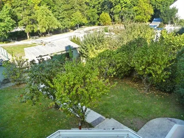 Holiday home with terrace, BBQ & garden | Good for workation - Image 1