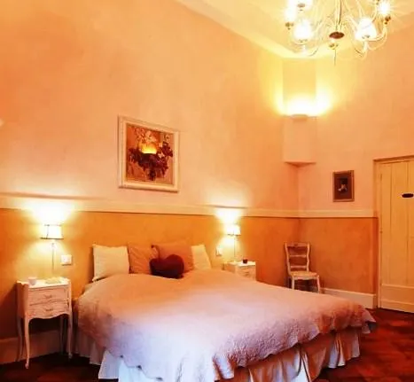 Le Petit Chateau Argoumbat - Image 1