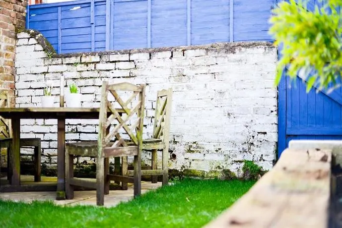 Beach Cottage - Image 1