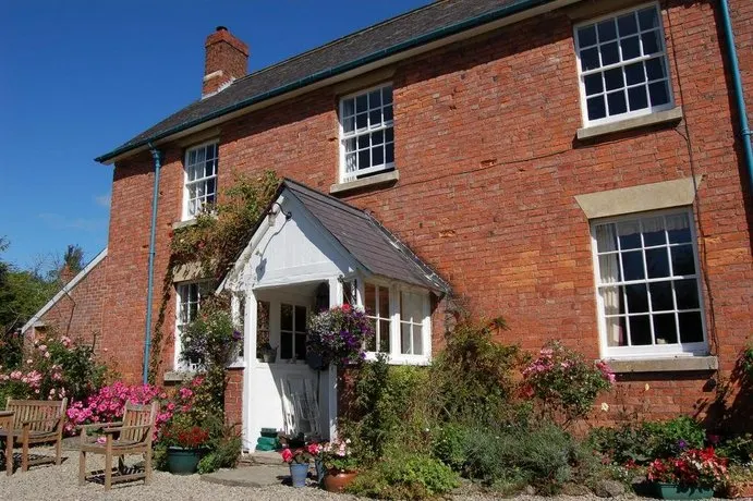 The Farm Snead Bed & Breakfast - Image 1
