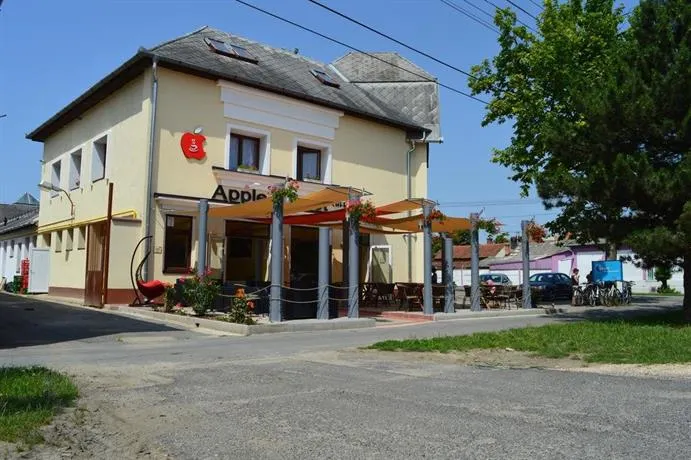 Almásy Vendégház - Image 1